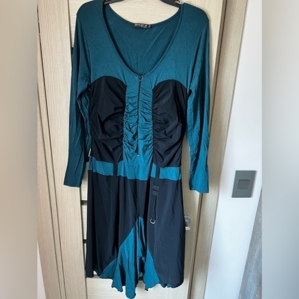 Ancora beautiful green and black party dress size 12-14 made in Italy